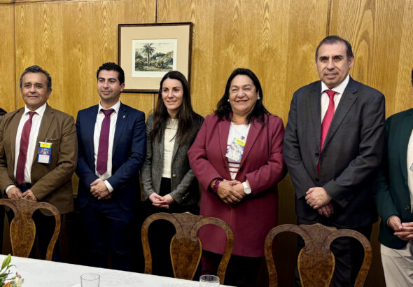 Reunión con ministra de Educación (1)